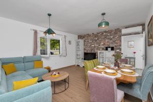 Η κουζίνα ή μικρή κουζίνα στο Holiday home Danica