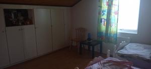 Postel nebo postele na pokoji v ubytování Villa Skomakar Kramfors