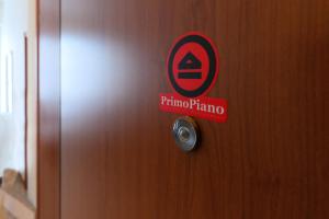 Certificato, attestato, insegna o altro documento esposto da PrimoPiano - Scalvini