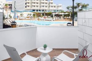 Πισίνα στο ή κοντά στο דירת גן מהממת במתחם סי סייד - By Edomlux