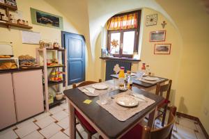 Kuchyň nebo kuchyňský kout v ubytování Bed & Breakfast Gabriella EXILLES