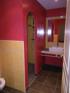 Koupelna v ubytování Gîte l'Ermitage Thiaucourt