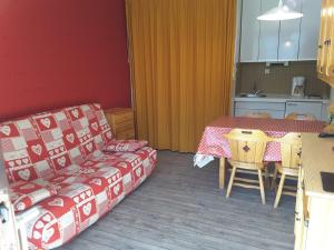 Η κουζίνα ή μικρή κουζίνα στο Paradiski calme et ensoleillé plan peisey