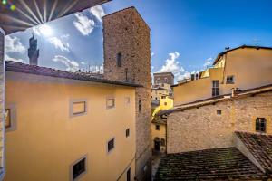 - une vue sur la ville depuis le château dans l'établissement Dimora Collection - Le Torri - Boutique Luxury Suites - Adults Only, à Florence