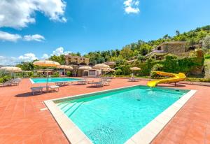 Bazén v ubytování Hotel Hermitage nebo v jeho okolí