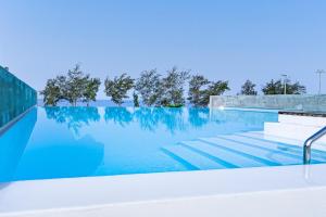Bazén v ubytování Resort Cordial Santa Águeda & Perchel Beach Club nebo v jeho okolí