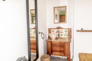 Fotografie z fotogalerie ubytování 2-Bedroom Stylish, Cosy & Bright Cottage, Pet Friendly, Sleeps 5, Titchfield Village - SUMMER SPECIAL OFFER!! - by Blue Puffin Stays v destinaci Titchfield + 28 fotografií