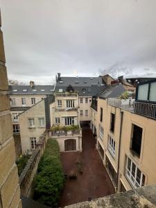 卡昂的住宿－Appart du Théâtre，一组建筑物的空中景观