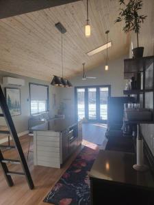 Dapur atau dapur kecil di Modern, but cozy apartment with spectacular views