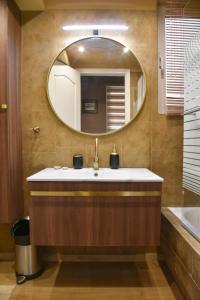 Koupelna v ubytování Luxury apartment Athens Alimos Riviera