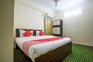 Gallery image of OYO Flagship13162 Swiss Legrand in Hyderabad