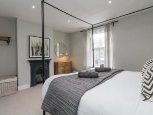 En eller flere senge i et værelse på Forty Five