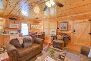 Gallery image of Secluded Retreat BBQ, Lawn Games, and Fire Pit! in Beattyville