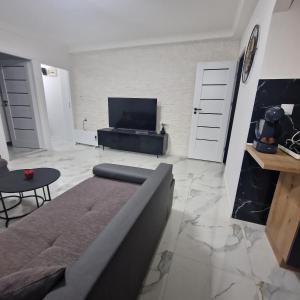 A television and/or entertainment centre at APARTMAN MAYA 2