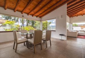 Billede fra billedgalleriet på Top location with private pool i Valle de Bravo