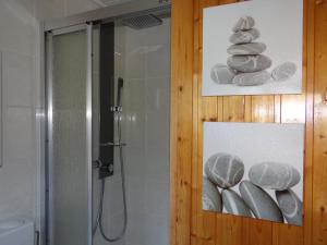 Salle de bains dans l'établissement Ferienhaus 50190