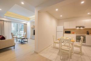 Eldhús eða eldhúskrókur á Marriott Executive Apartments City Center Doha