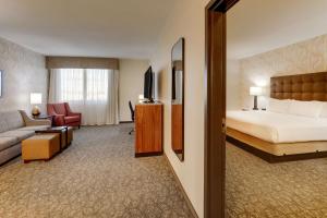 Cama ou camas em um quarto em Drury Plaza Hotel Columbus Downtown