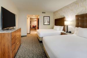Cama ou camas em um quarto em Drury Plaza Hotel Columbus Downtown