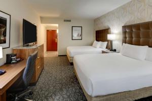 Cama ou camas em um quarto em Drury Plaza Hotel Columbus Downtown