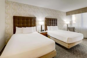 Cama ou camas em um quarto em Drury Plaza Hotel Columbus Downtown