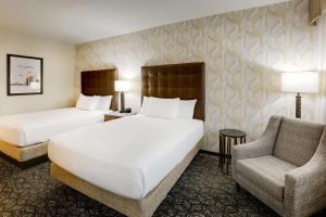Cama ou camas em um quarto em Drury Plaza Hotel Columbus Downtown