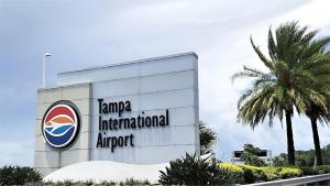 Green Castle Apartment in Tampa Near Airport and Busch Gardens的证书、奖牌、标识或其他文件