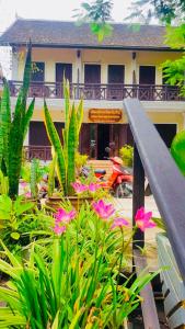 תמונה מהגלריה של Anisa Mekong Riverside Villa בלואנג פרבאנג