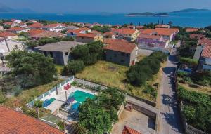 vista aerea di una città con piscina di Family friendly house with a swimming pool Orebic, Peljesac - 21899 a Orebić (Sabbioncello)
