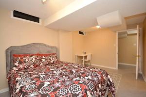 Φωτογραφία από το άλμπουμ του Riz Khan Peaceful Mississauga Home σε Μισισάουγκα