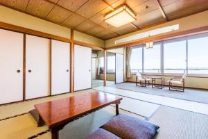 Posezení v ubytování Ooedo Onsen Monogatari Nagayama