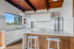 Kuchyň nebo kuchyňský kout v ubytování Milton 5 99 Pacific Drive