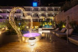 Bazén v ubytování Hi Hotels Trento - Wellness & Spa Adults Only nebo v jeho okolí