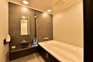 Koupelna v ubytování Shiga Grand Hotel
