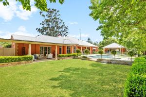 Πισίνα στο ή κοντά στο Pool Queen Bedroom Suite