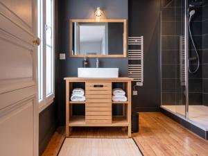 Kúpeľňa v ubytovaní Le Night Dream - Sauna - Gare - Palais des Congrès - Rêve au Mans
