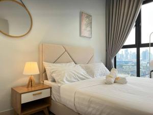 3R3B KLCity CentreView (Balcony) - 8 pax