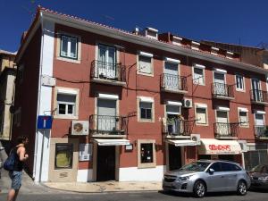 Gallery image of Apartamento Mártires da Pátria in Lisbon