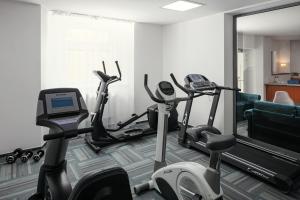 Centrum fitness w obiekcie Harvey Spa Hotel