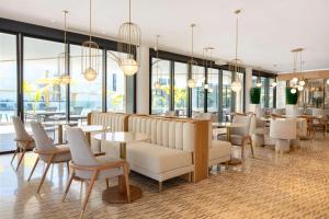 Restoran või mõni muu söögikoht majutusasutuses Radisson Hotel Saint Denis, La Reunion