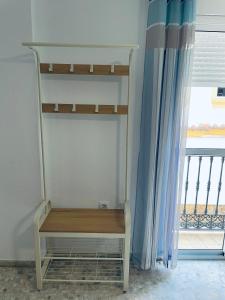 Apartamento Conil Playa & céntrico, con Aire Acond y WIFI -SOLO FAMILIAS Y PAREJAS- emeletes ágyai egy szobában