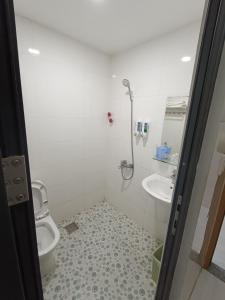 Phòng tắm tại LUCKY HOTEL LIEN PHUONG