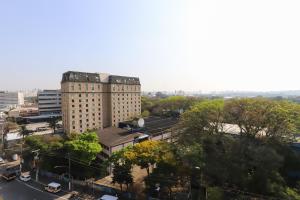 uma vista geral de um edifício numa cidade em SanLoft Expo Inn Tietê 01 TOP 1 em São Paulo