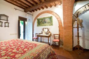 Ένα ή περισσότερα κρεβάτια σε δωμάτιο στο Villa Montelisi +62 φωτογραφίες
