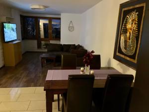Posezení v ubytování Wunderschönes Apartment in der Goldstadt Pforzheim