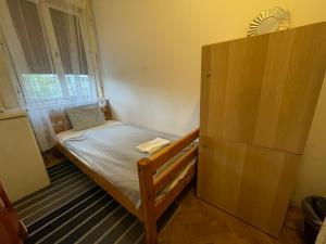 Posteľ alebo postele v izbe v ubytovaní Wesselényi Rooms near Gozsdu Udvar