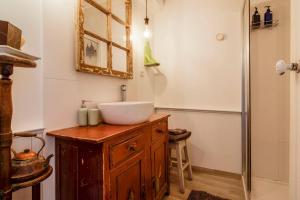 Um banheiro em Albergue do Infante