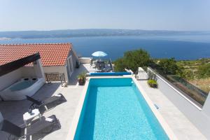 Bazén v ubytovaní Villa Panorama alebo v jeho blízkosti