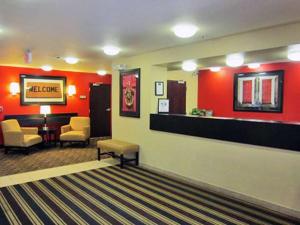 a waiting area in a hospital with a waiting room at Extended Stay America Suites - Austin - Northwest - Lakeline Mall in Austin