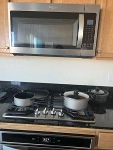 Φωτογραφία από το άλμπουμ του Minimum Three months rental Stunning Lake home close to Bart, Marina, Boating σε Oakley